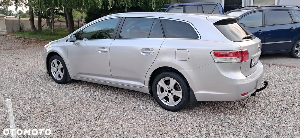 Toyota Avensis 1.8 Comfort - 4