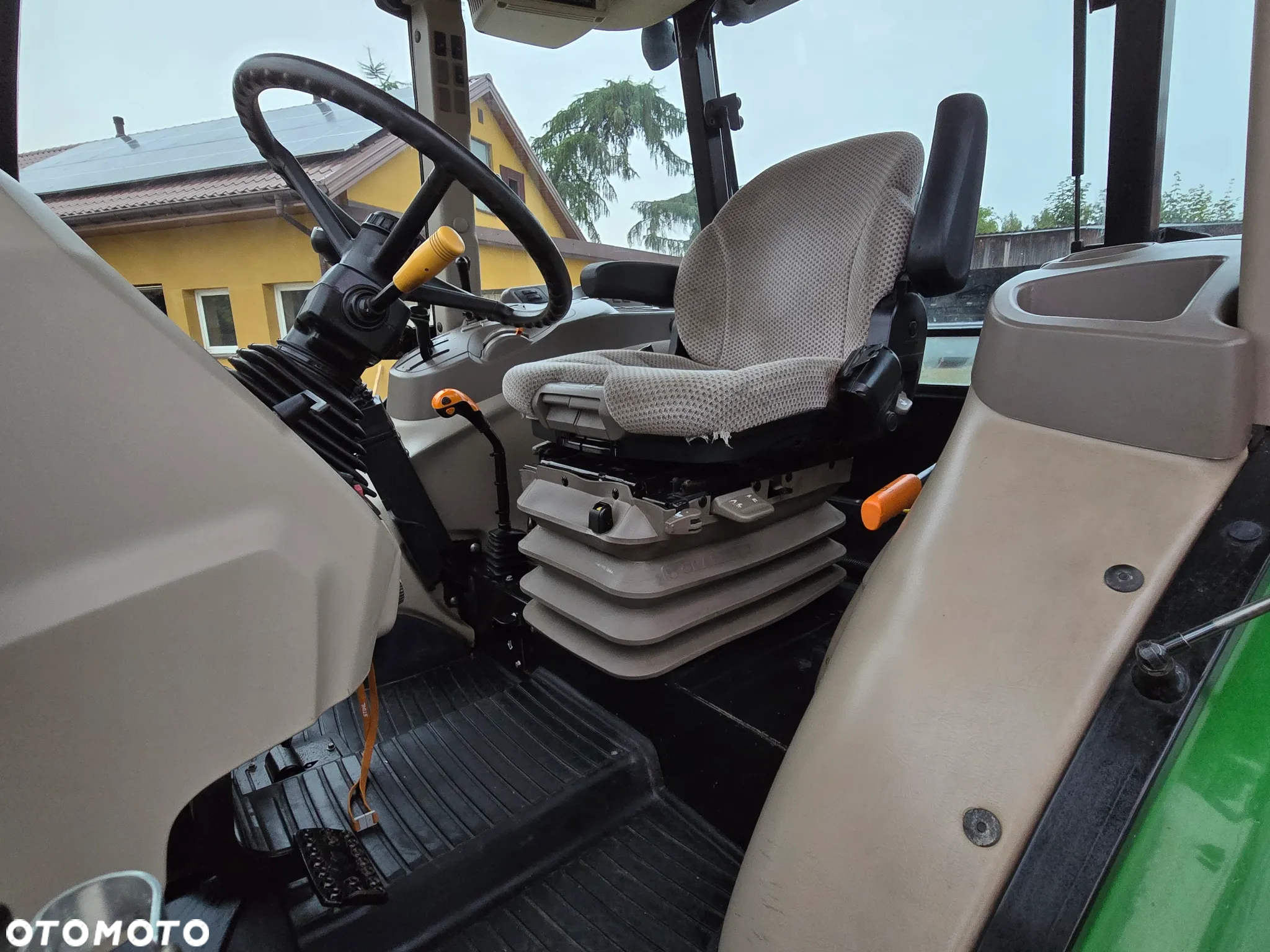 John Deere 5075E - 4