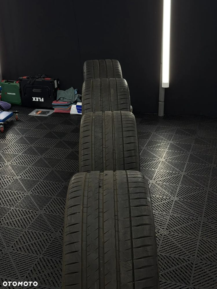 Opony Michelin Pilot Sport 4S 295/35 ZR21, 315/30 ZR22 - 2
