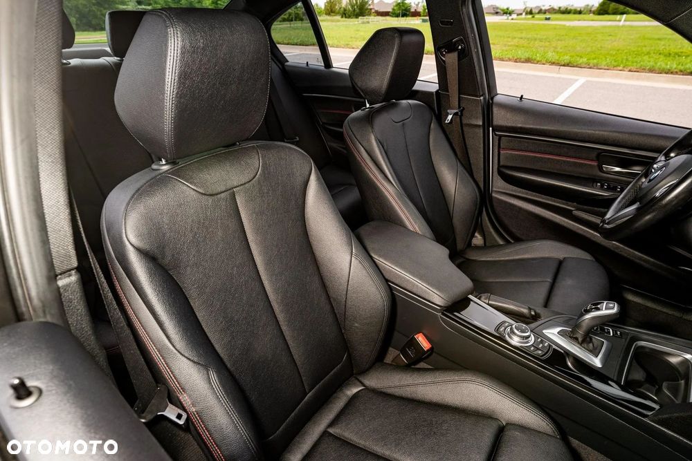 BMW Seria 3 330i Sport Line Shadow - 24