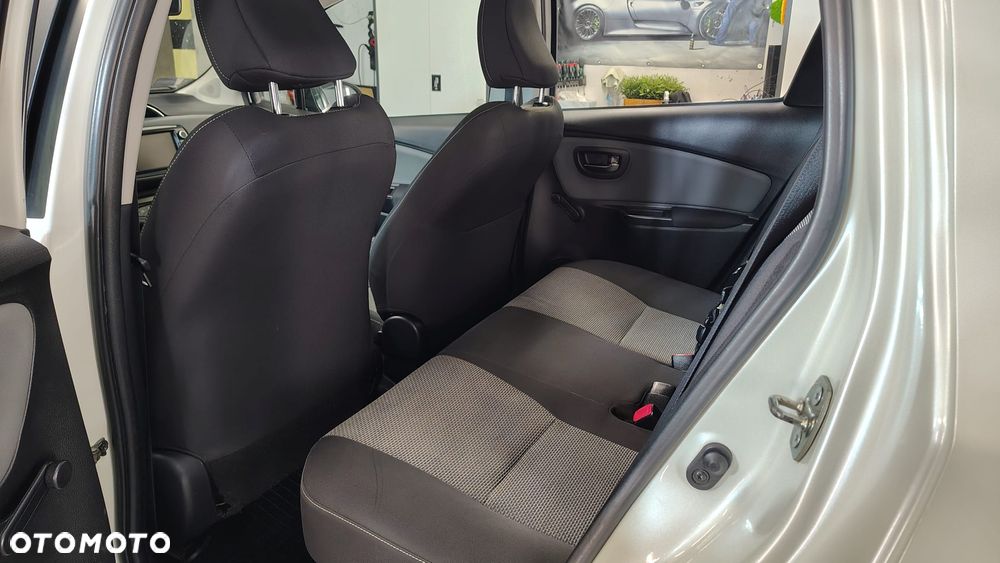 Toyota Yaris Hybrid 100 Premium - 15
