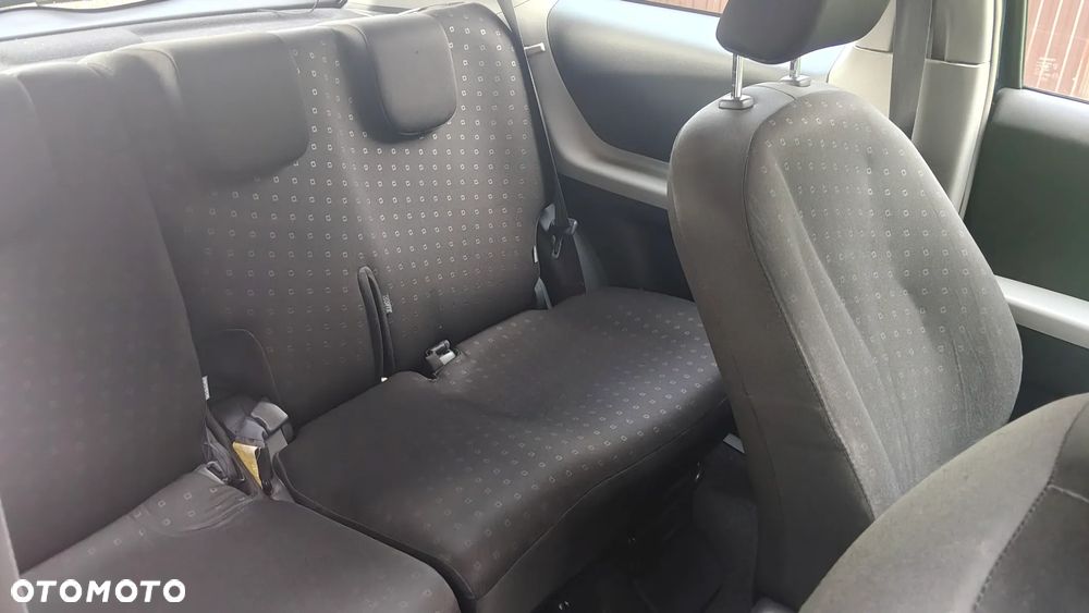 Toyota Yaris 1.0 Luna A/C - 2
