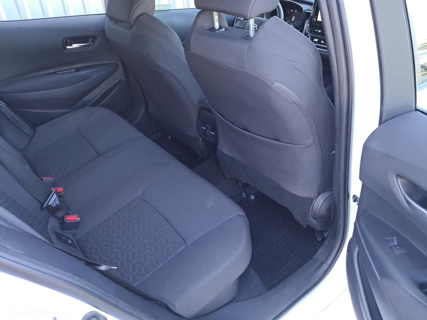 Toyota Corolla - 9