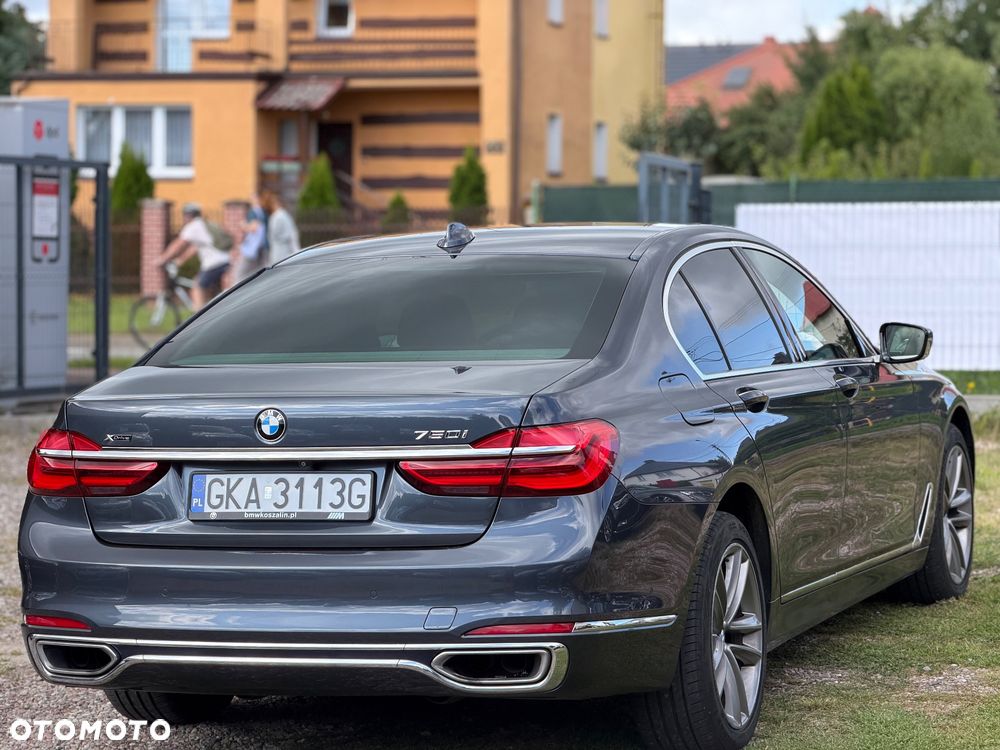 BMW Seria 7 750i xDrive - 13