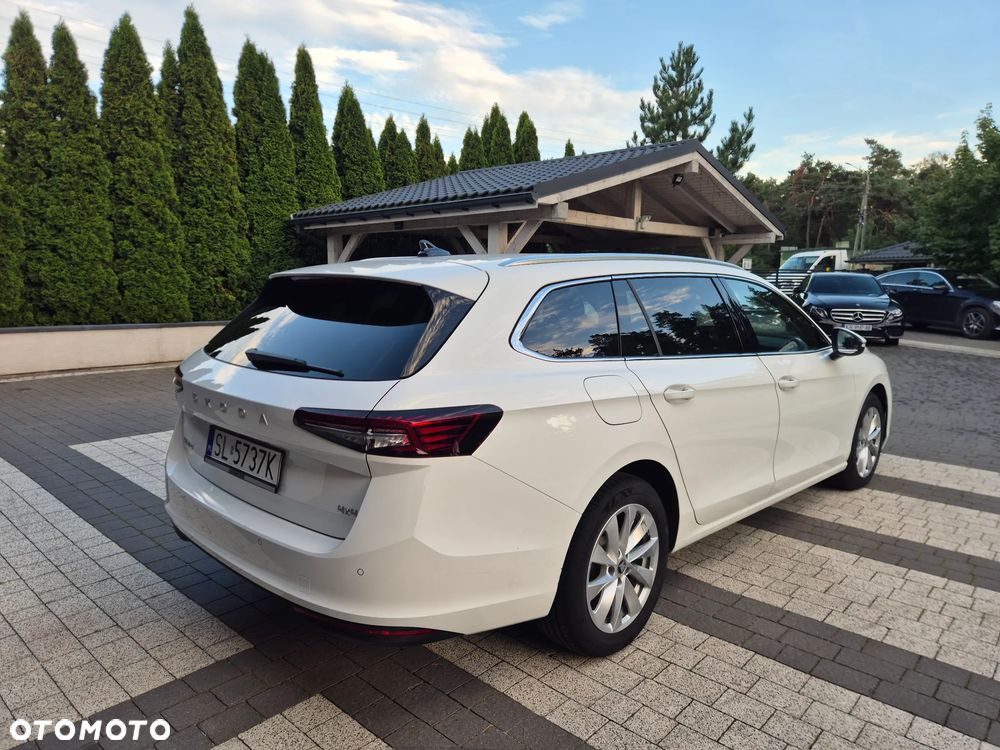 Skoda Superb 2.0 TDI SCR 4x4 Essence DSG - 17