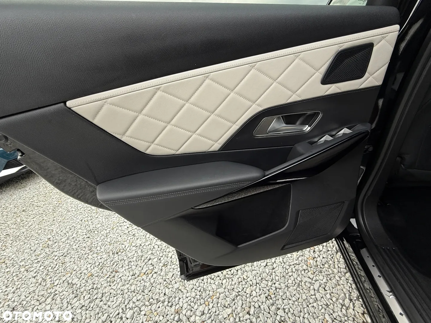 DS Automobiles DS 7 Crossback 1.6 E-Tense 4x4 Grand Chic - 26