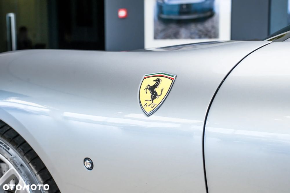 Ferrari Roma - 12