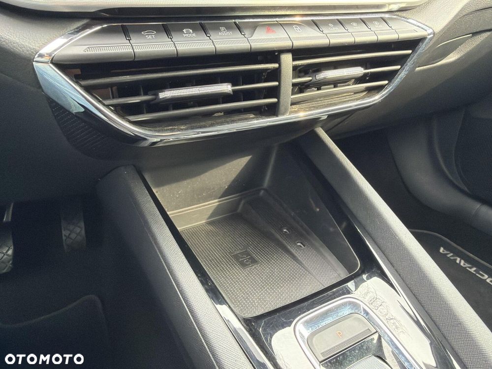 Skoda Octavia 2.0 TDI SCR Style DSG - 32