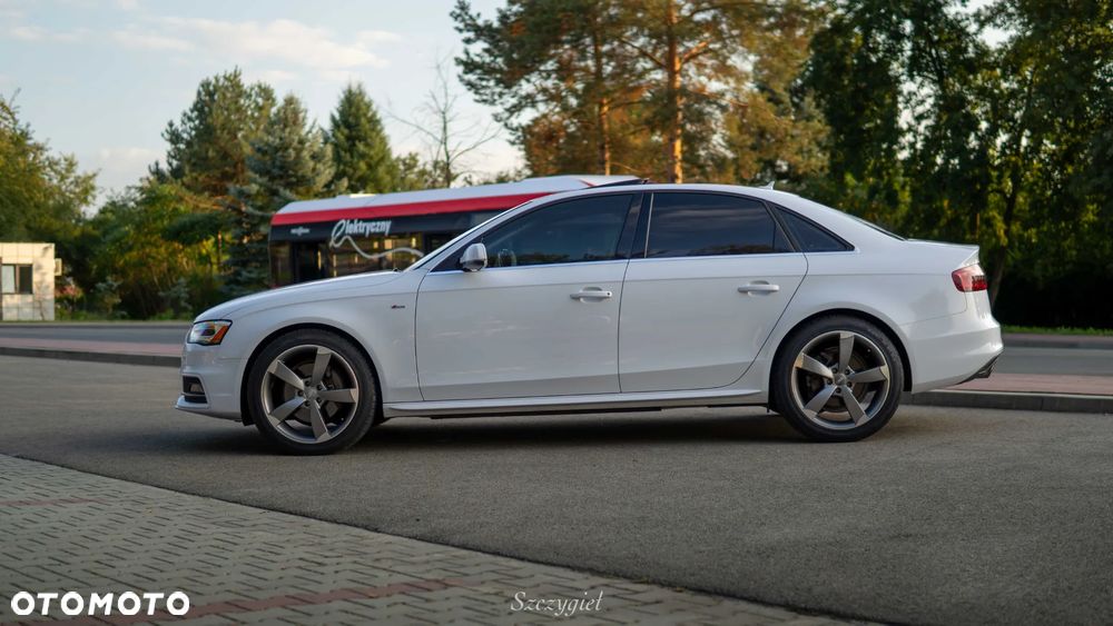 Audi A4 Limousine - 3
