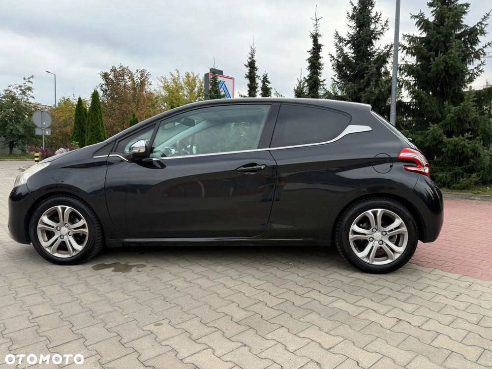 Peugeot 208 2012 photo 5
