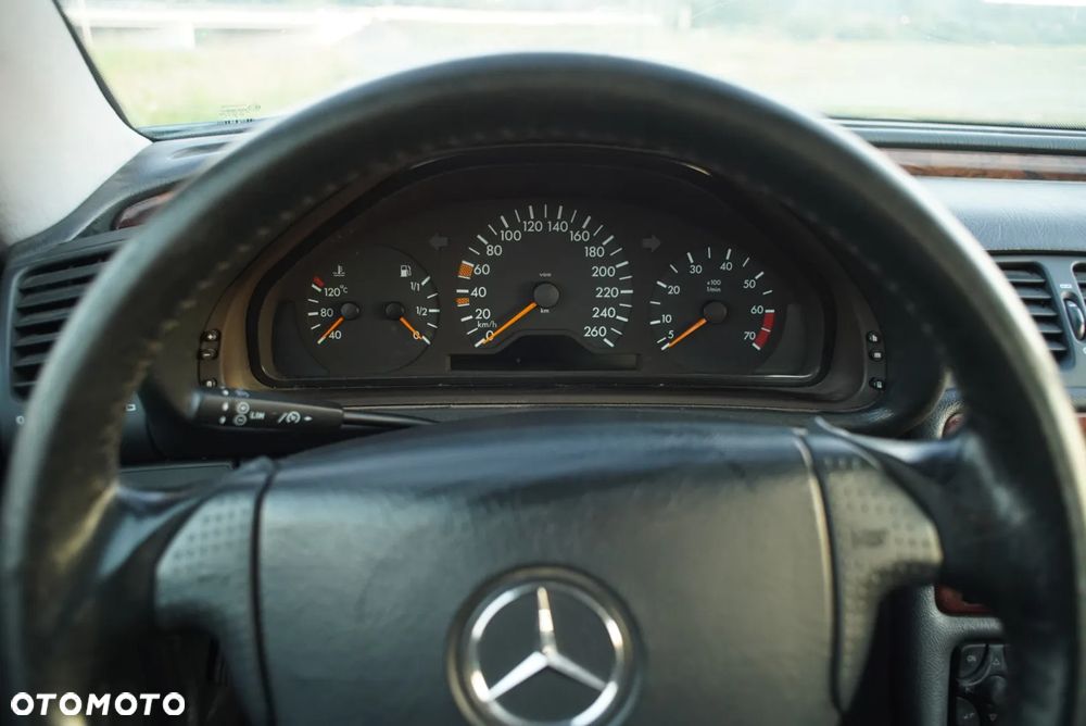 Mercedes-Benz CLK - 11