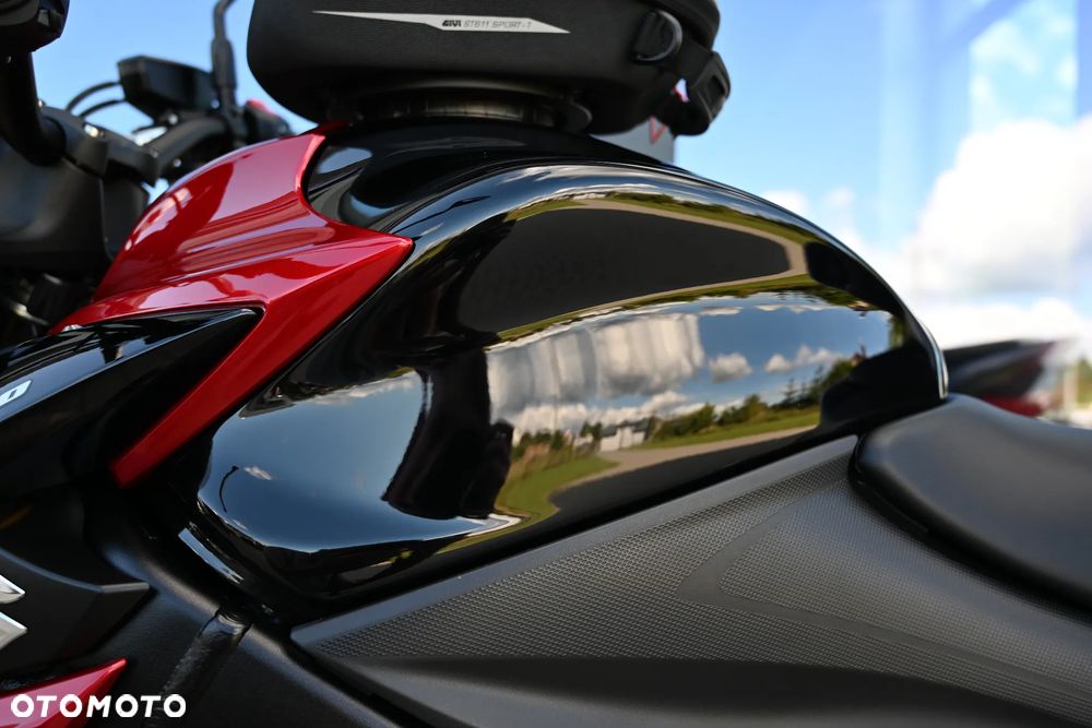 Suzuki GSX 1000 - 12