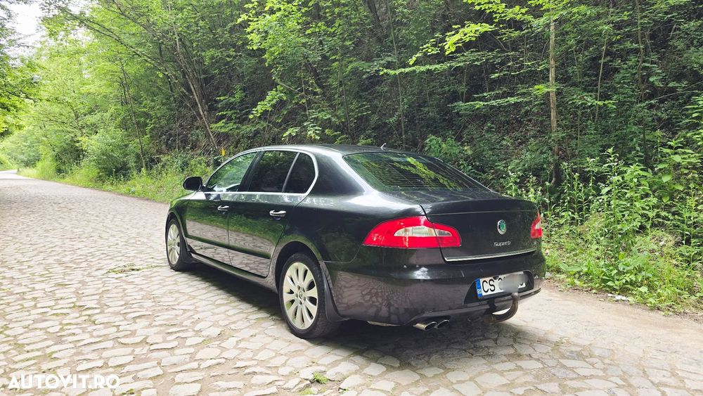 Skoda Superb 2.0 TDI Comfort DSG - 2