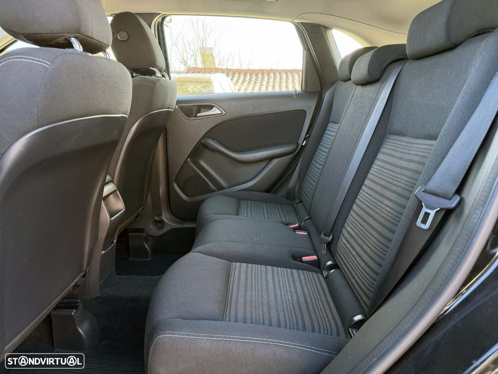Mercedes-Benz B 180 d Style - 17