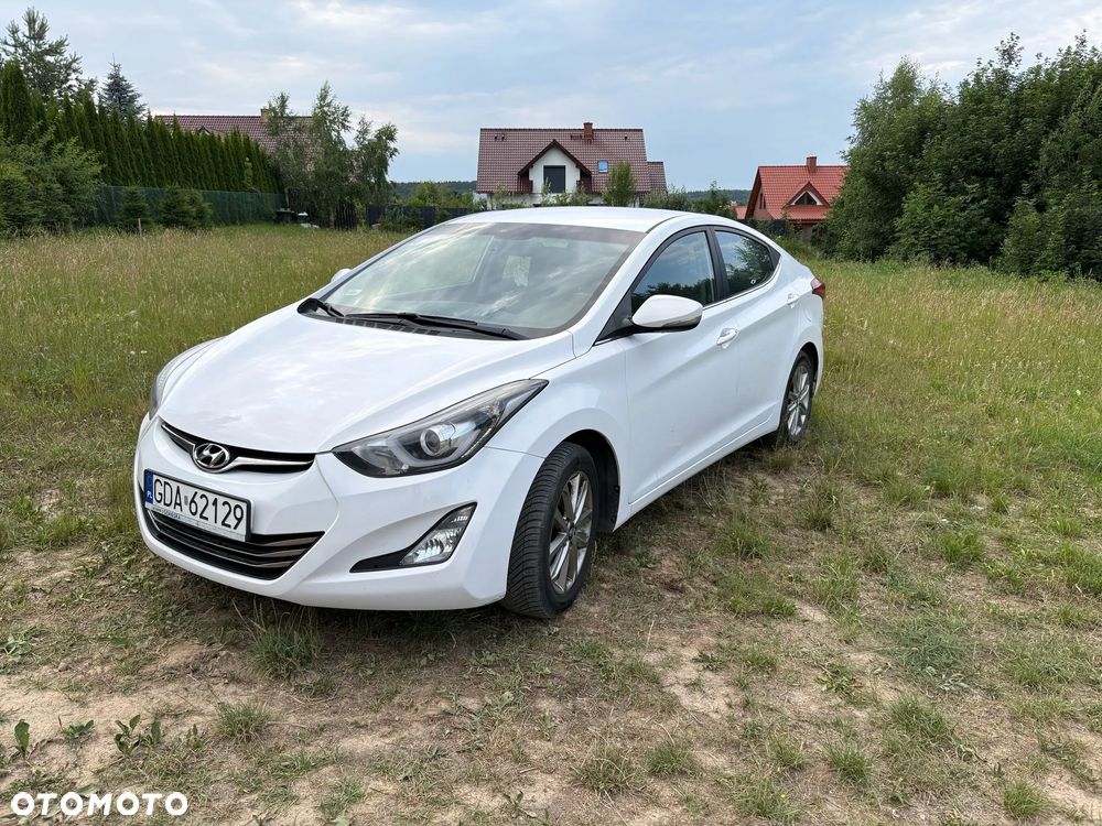 Hyundai Elantra - 1