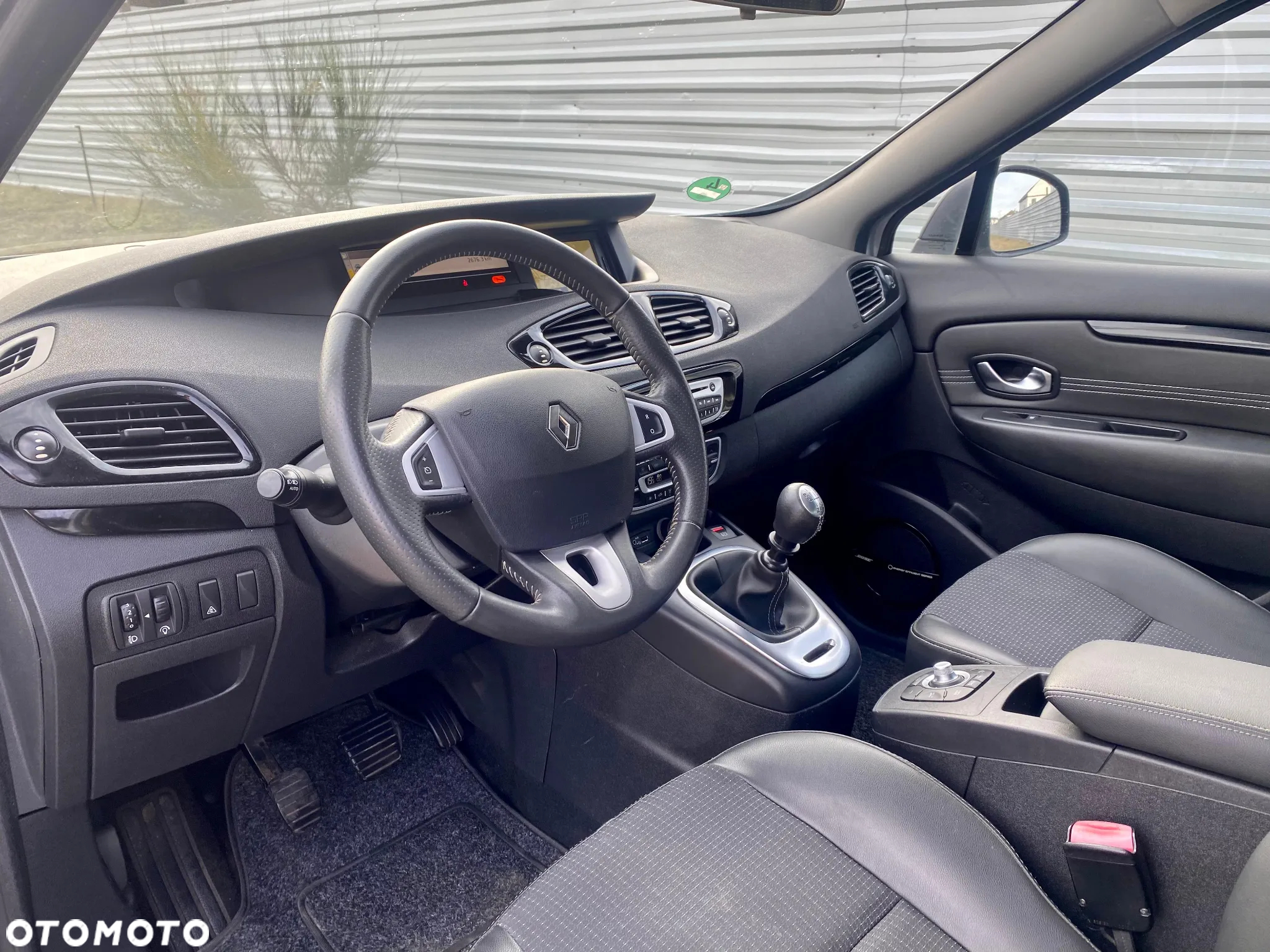 Renault Grand Scenic 1.9 dCi Bose Edition - 6