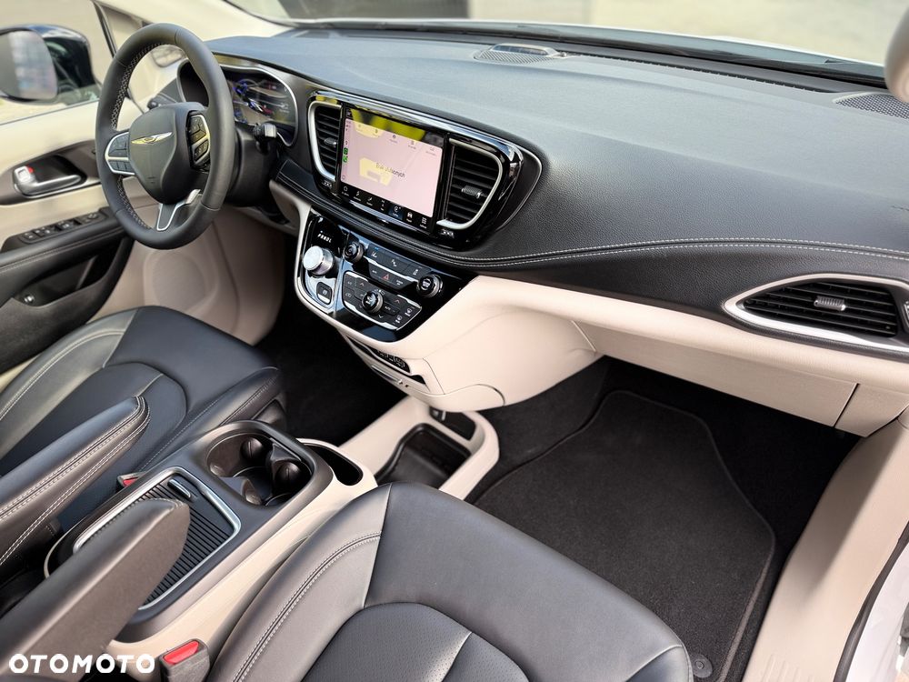 Chrysler Pacifica - 15