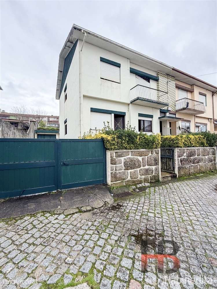 Moradia Geminada T4 Venda em Oliveira do Douro,Vila Nova de Gaia - Grande imagem: 2/48