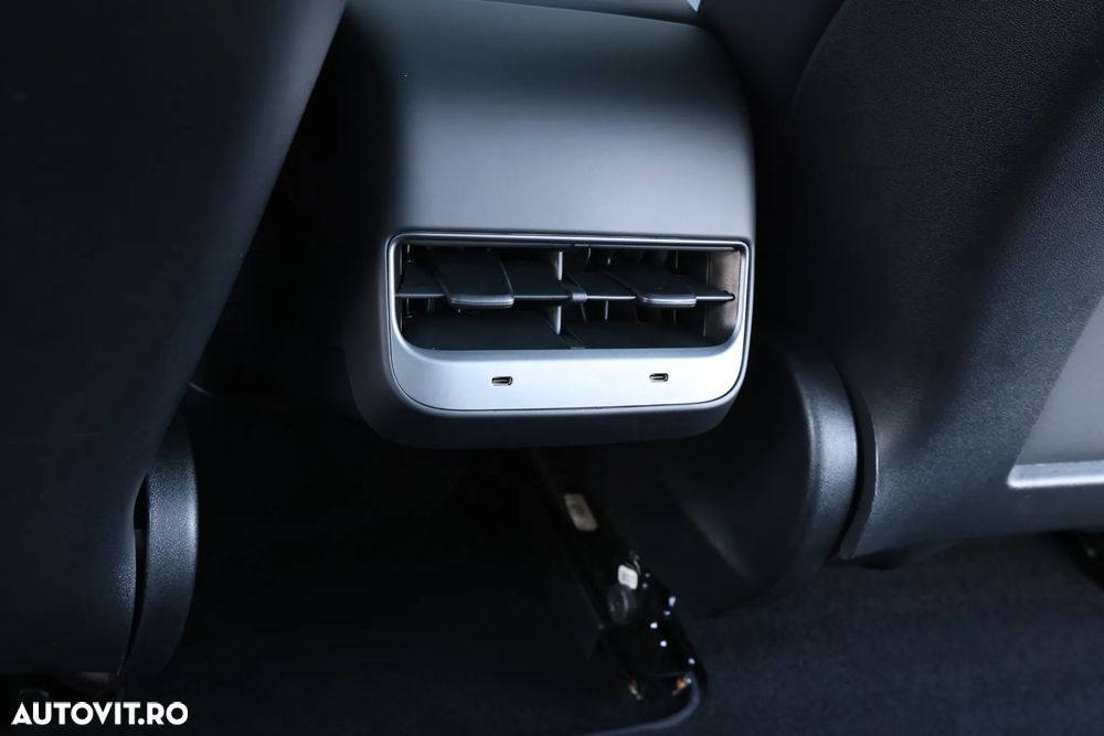 TESLA Model 3 2021 — imagine 14