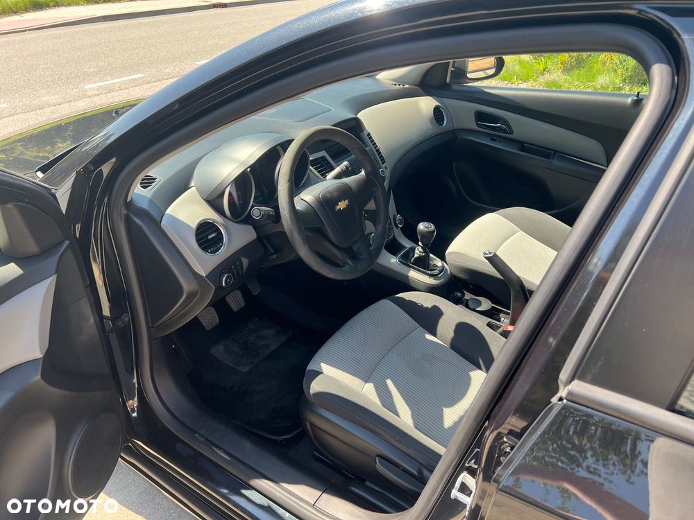 Chevrolet Cruze 1.6 LS - 9