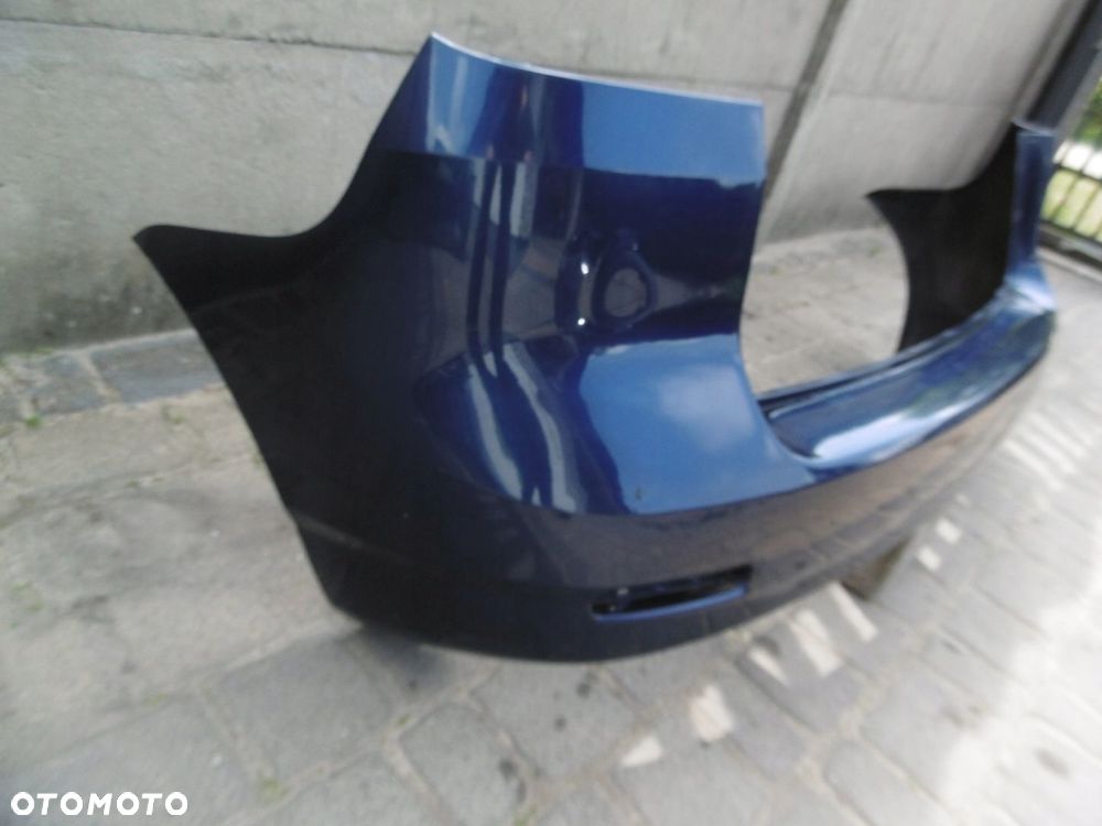 TOYOTA COROLLA VERSO 01/04r - zderzak tylny - 2