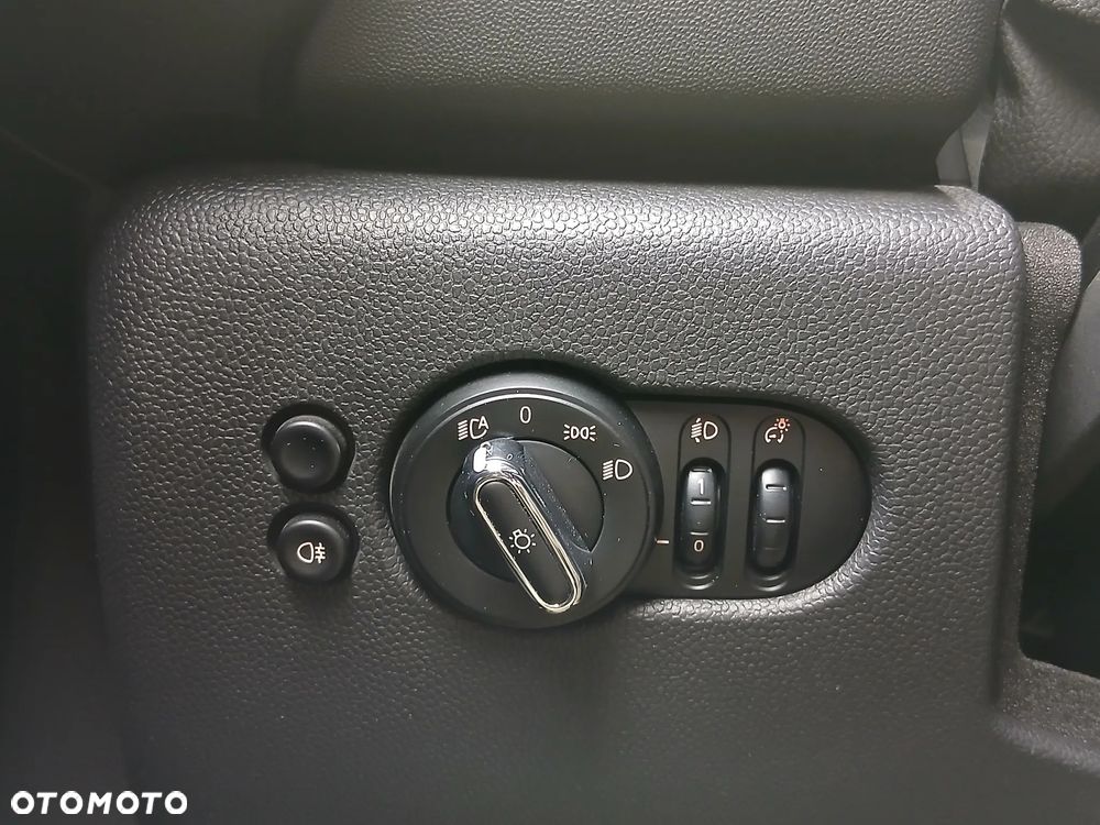 MINI Cooper Standard - 12