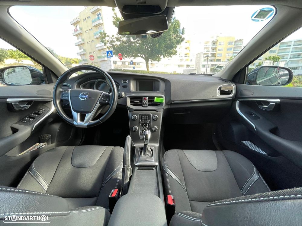 Volvo V40 1.6 D2 Momentum Powershift - 3