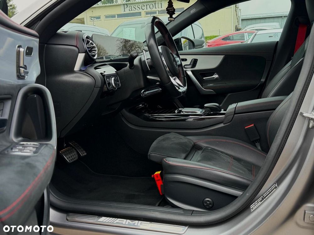 Mercedes-Benz CLA - 4