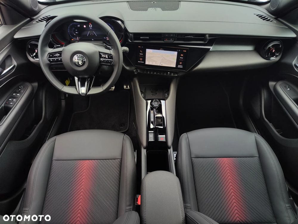 Alfa Romeo Junior 1.2 mHEV Ibrida eDCT - 12