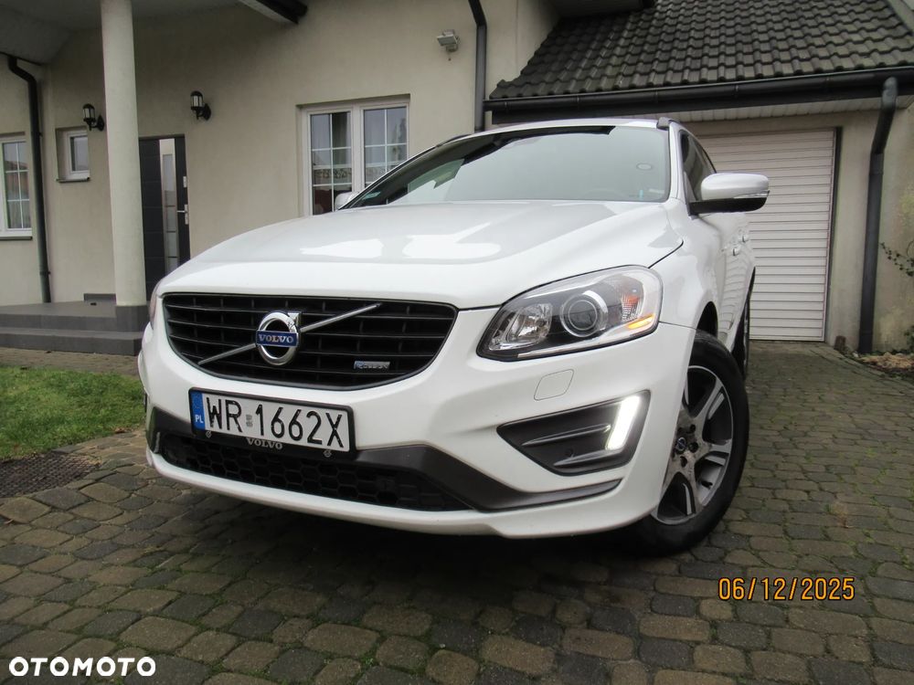 Volvo XC 60 D4 AWD R-Design Momentum - 1