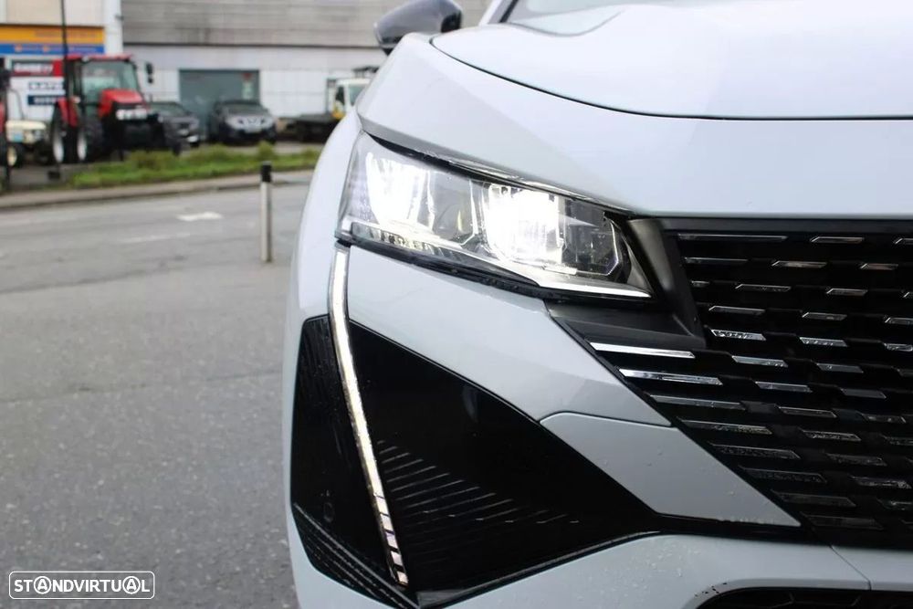 Peugeot 408 1.2 PureTech Allure EAT8 - 19