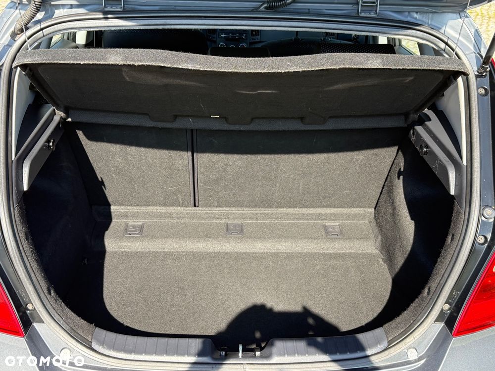 Hyundai i30 1.4 Blue Comfort - 24