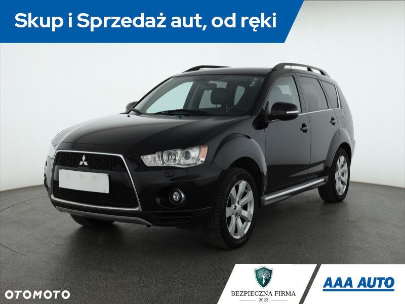 Mitsubishi Outlander - 2