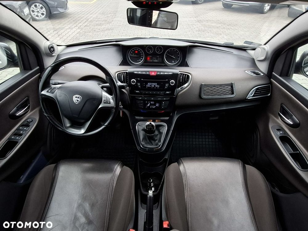 Lancia Ypsilon - 15