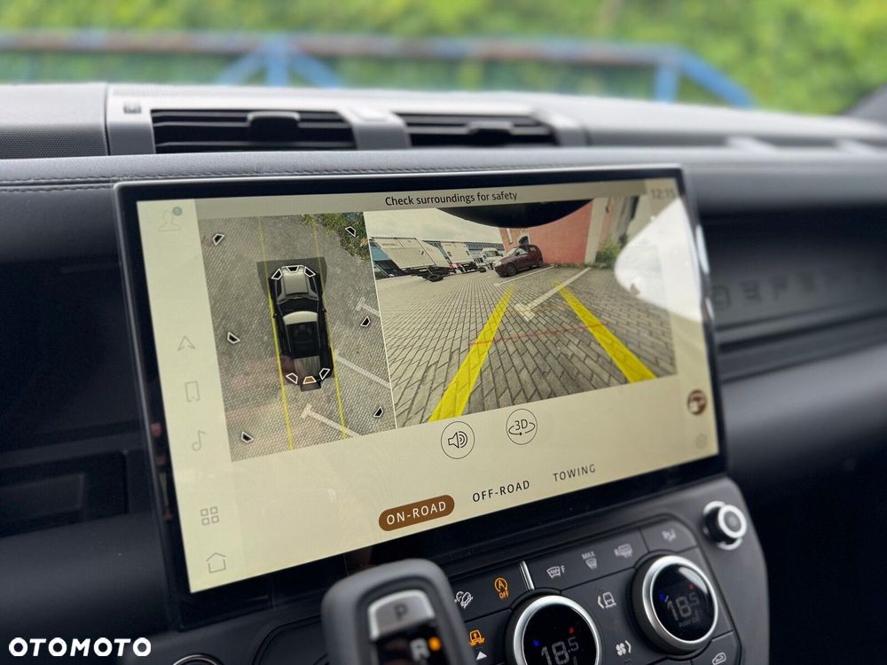 Land Rover Defender - 21