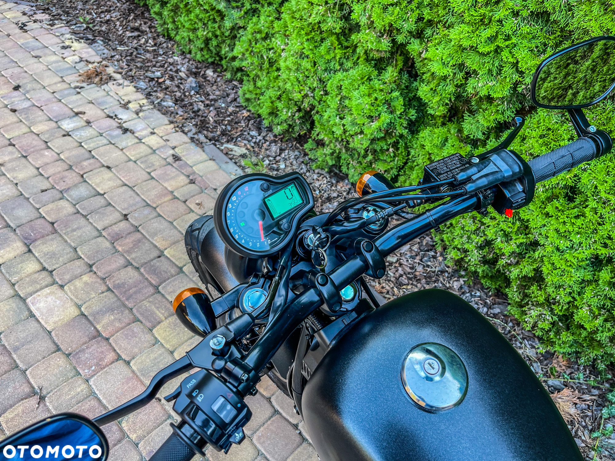 Hyosung GV - 13