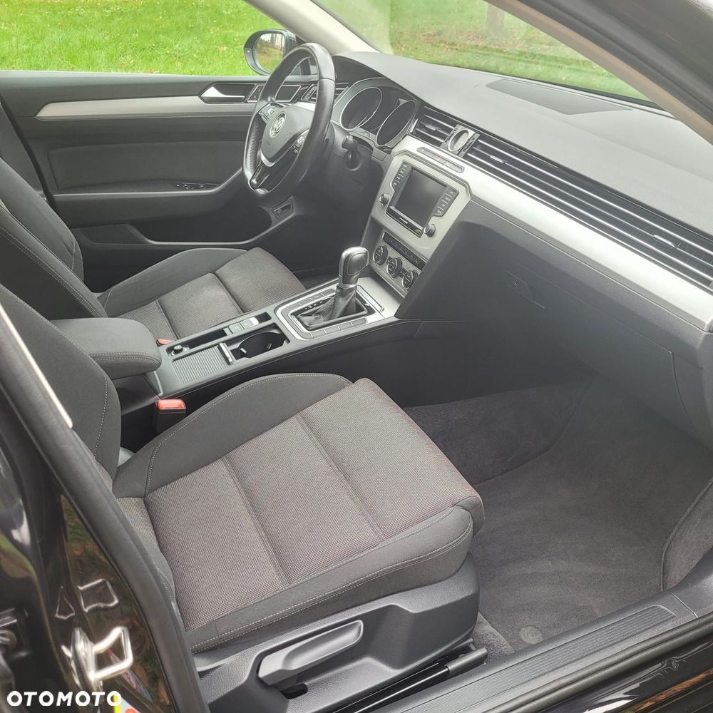 Volkswagen Passat - 15