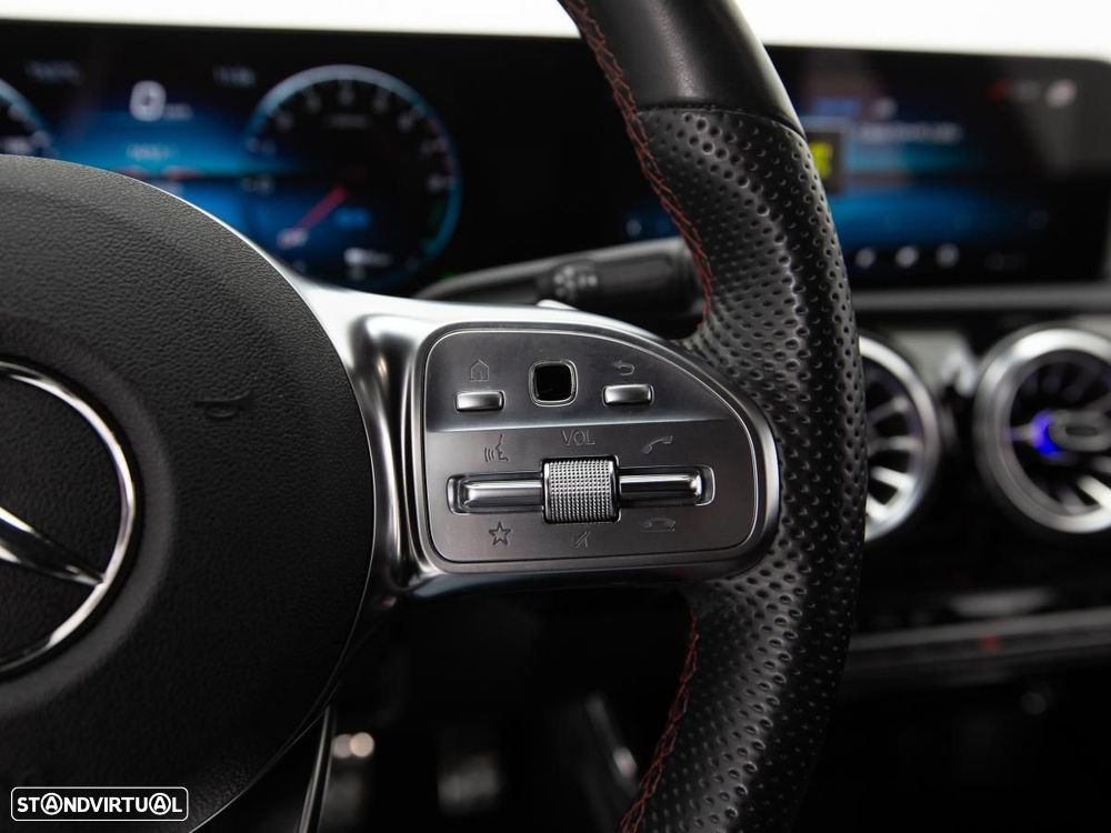 Mercedes-Benz CLA 250 e Shooting Brake AMG Line - 18