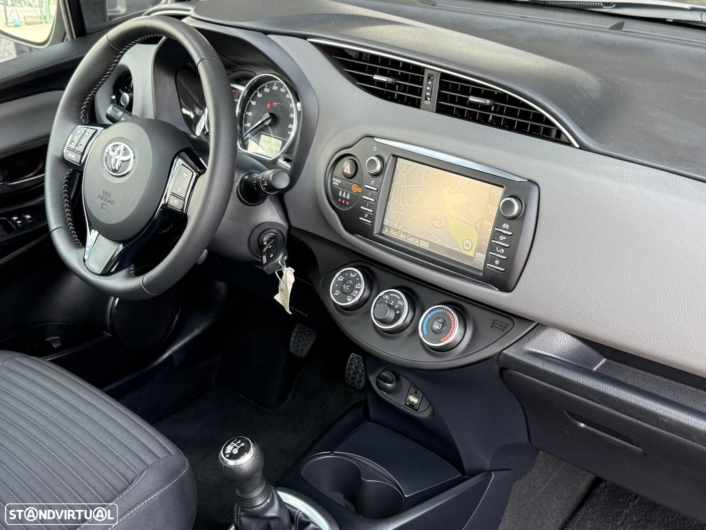 Toyota Yaris 1.0 VVT-i Comfort Plus - 36
