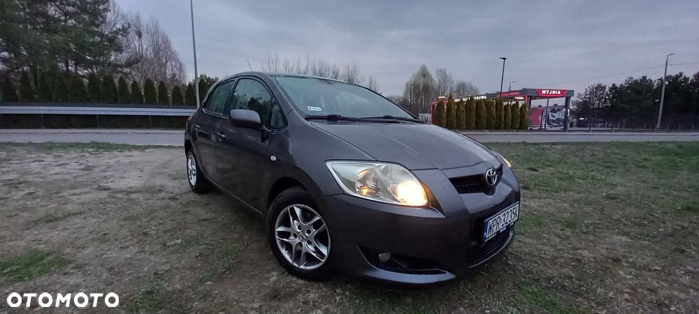 Toyota Auris 1.4 D-4D Luna - 2