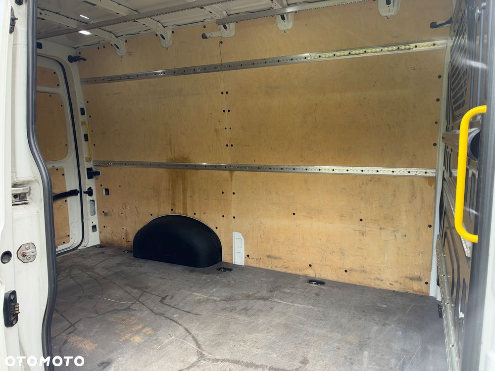 Volkswagen Crafter L2 H2 Średni - 17