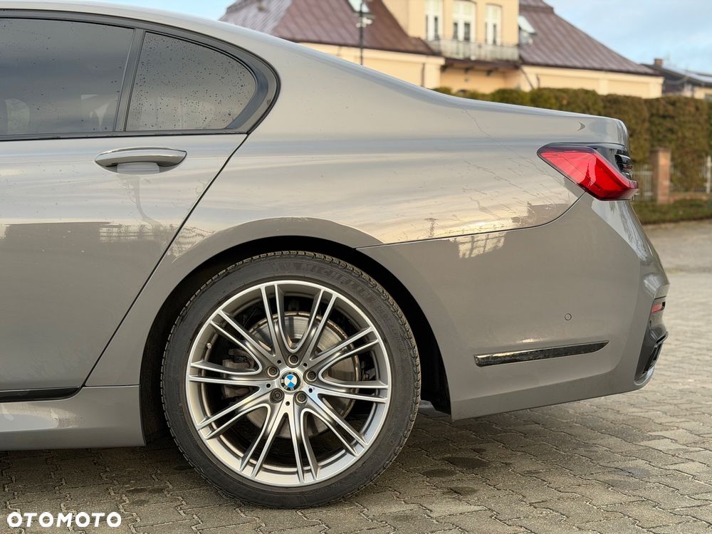 BMW Seria 7 730d xDrive mHEV - 8