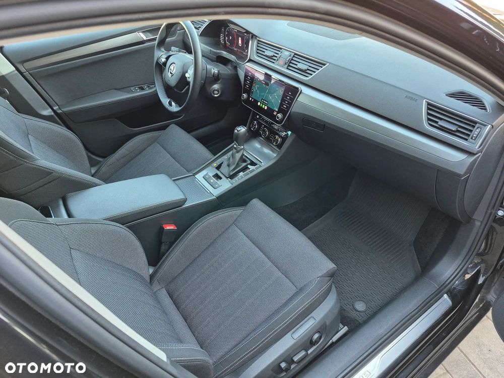 Skoda Superb 2.0 TDI SCR 4x4 Style DSG - 9