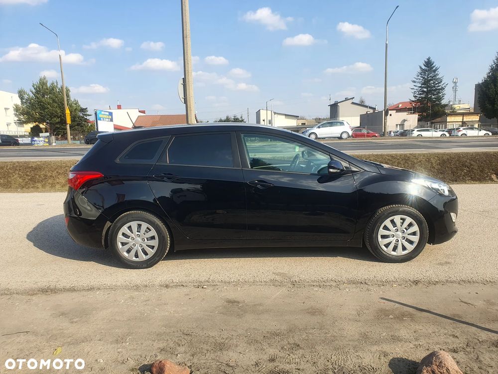 Hyundai i30 blue 1.6 CRDi Classic Navigation - 4