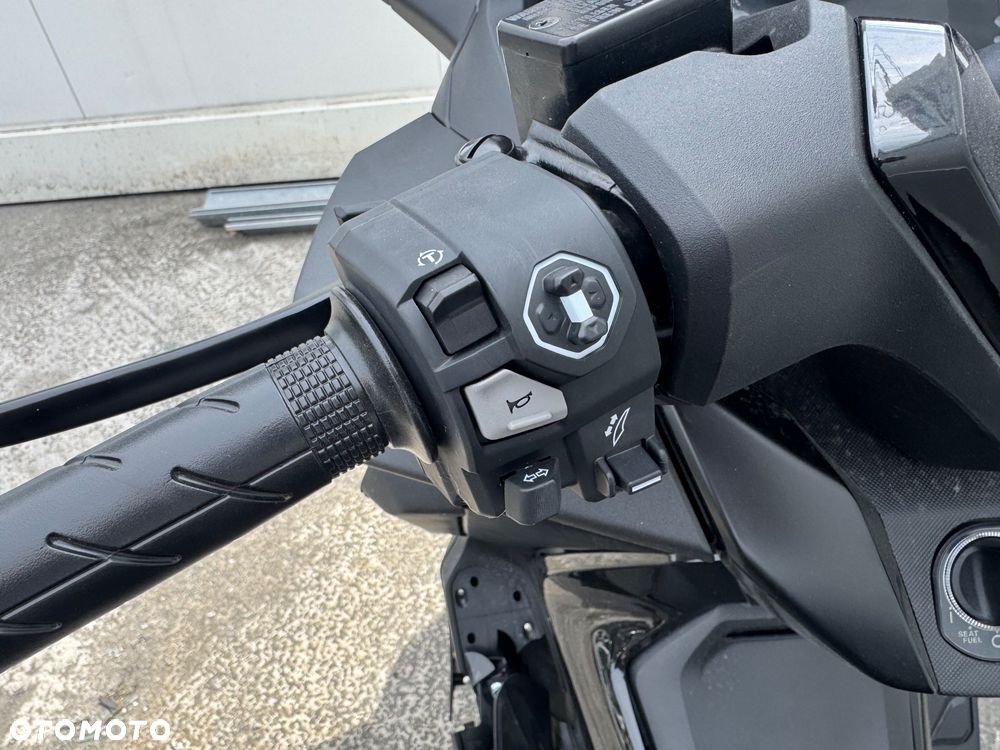 Honda NSS - 12