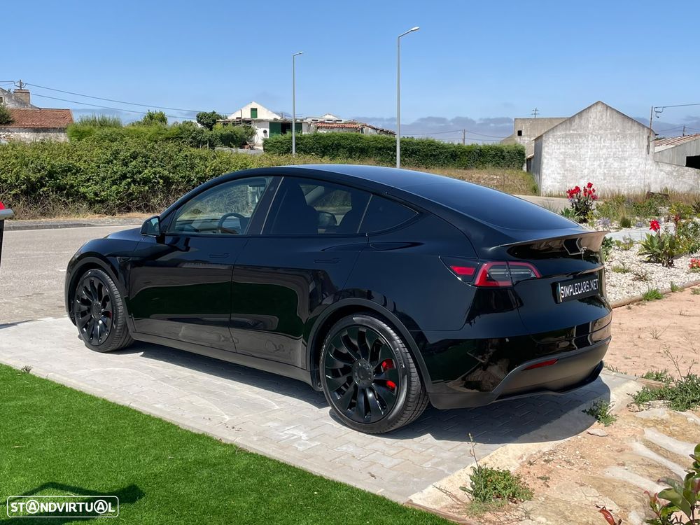 Tesla Model Y - 19