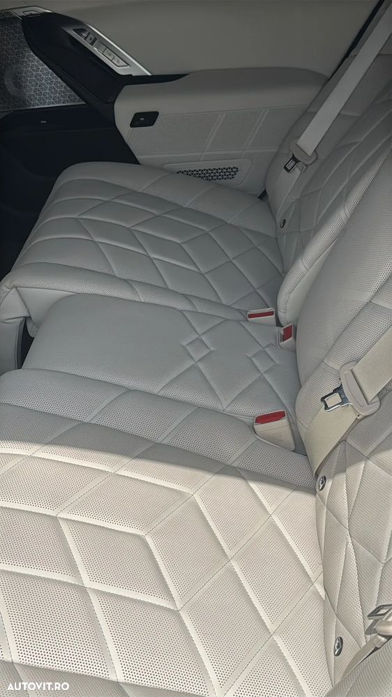 BMW Seria 7 740d xDrive MHEV - 17