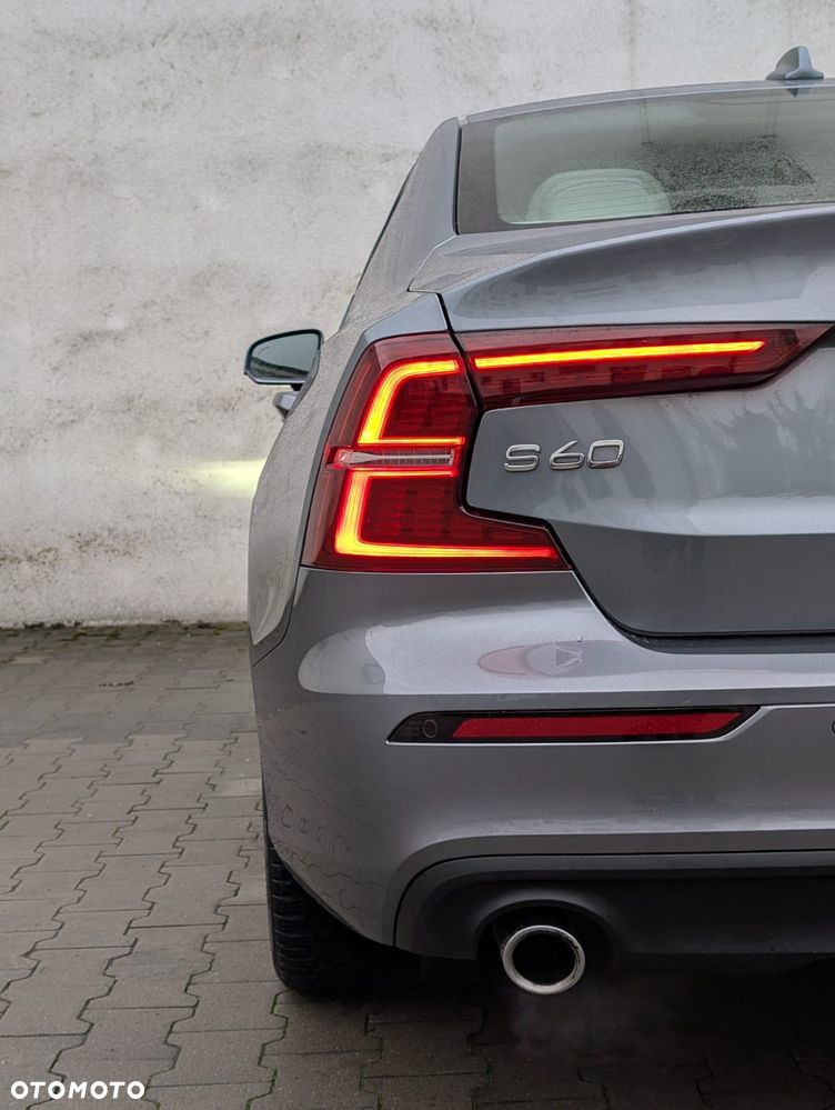 Volvo S60 T5 Momentum Pro - 4