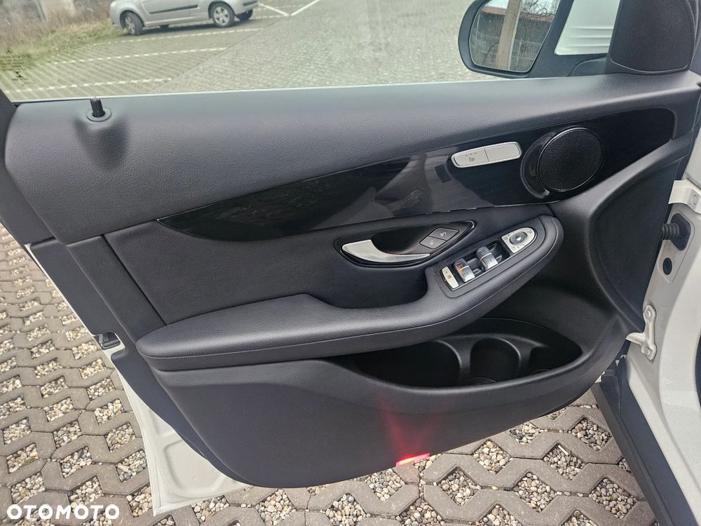 Mercedes-Benz GLC 220 d 4Matic 9G-TRONIC - 15