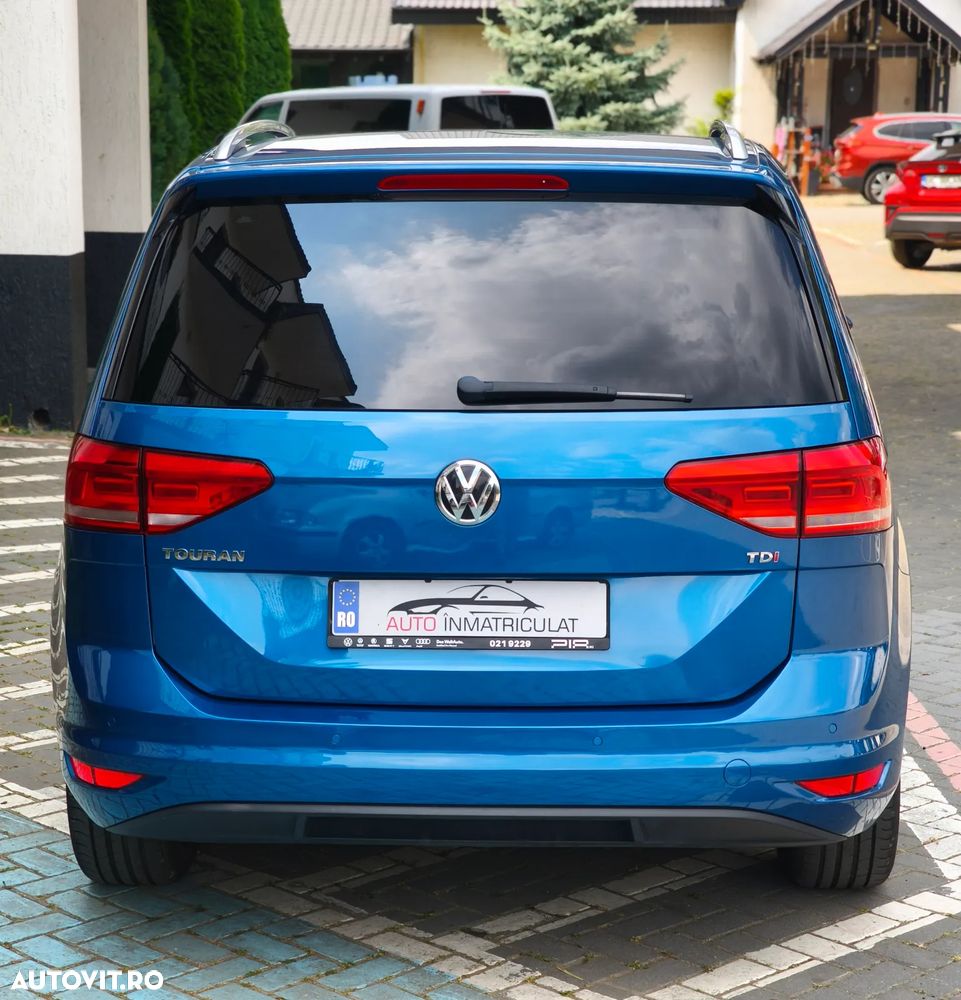Volkswagen Touran - 15